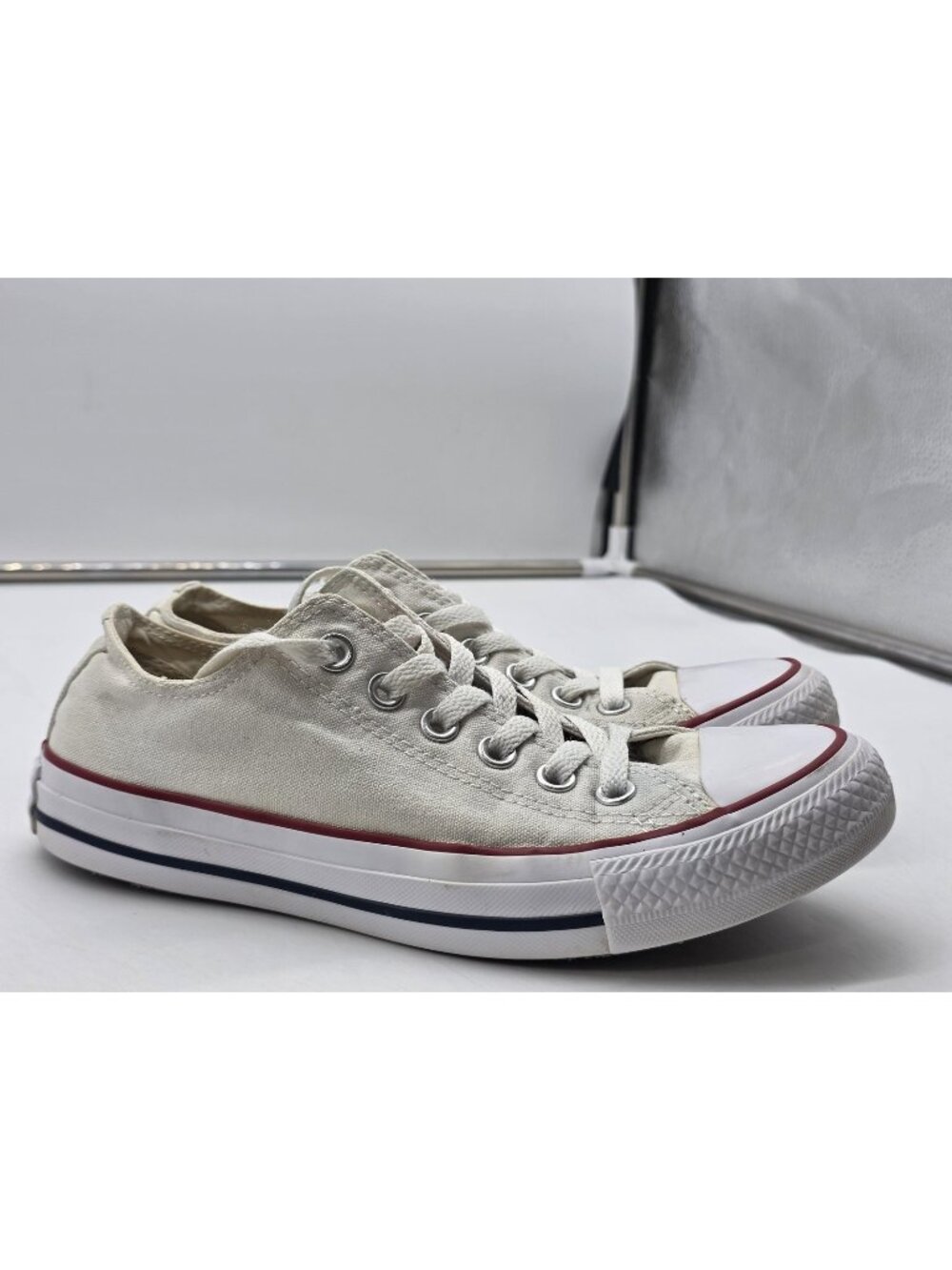 Converse Chuck Taylor All Star Shoes Mens Size 5 White Low Top Damaged M7652